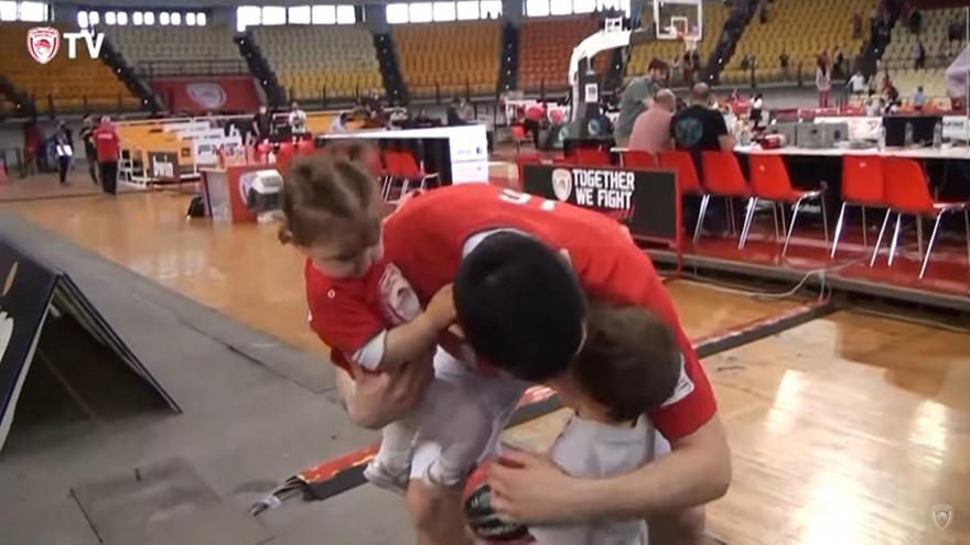 Η «ερυθρόλευκη» παρακάμερα από τη νίκη επί του Κολοσσού