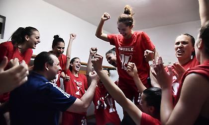 «Είσαι στο μυαλό κάτι μαγικό» τραγουδούσαν τα κορίτσια του Ολυμπιακού