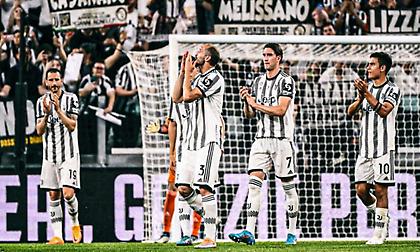 Δάκρυσαν και τα… καρεκλάκια στο «Allianz Stadium», καθολική αποθέωση για τον Κιελίνι