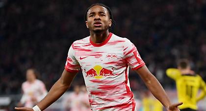 Τα «έσπασε» όλα και αναδείχθηκε καλύτερος παίκτης στην Bundesliga o Ενκουνκού