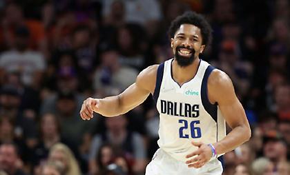 Τα τρομερά μπόνους που κέρδισε ο Ντινγουίντι και το... 1 δολάρια