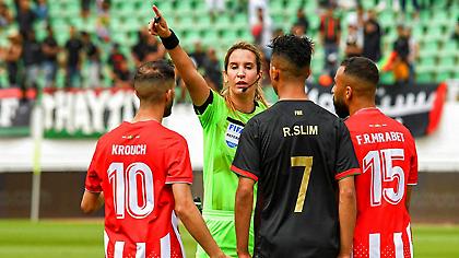 Μαροκινός παίκτης αποβλήθηκε από γυναίκα διαιτητή και ανέβασε φωτογραφία με… κουζίνα