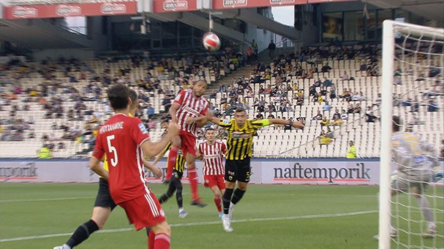 Αστοχεί ο Ελ Αραμπί με κεφαλιά από ευνοϊκή θέση