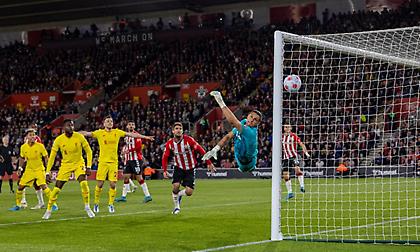 Κόρνερ Τσιμίκα, κεφαλιά Μάτιπ… καταλάθος και ολική ανατροπή της Λίβερπουλ στο Σαουθάμπτον!