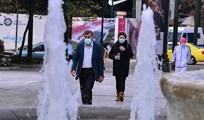 Η εισήγηση της Επιτροπής για τις μάσκες: Πού θα παραμείνουν υποχρεωτικές