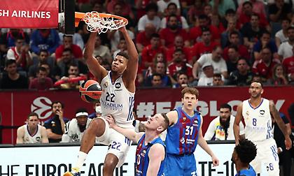 Ύψωσε ο Γιουλ, ισοπέδωσε το καλάθι ο Ταβάρες