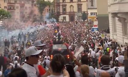 «Πλημμύρισε» η Φρανκφούρτη: Τρομερή υποδοχή στην Άιντραχτ για την κατάκτηση του Europa League