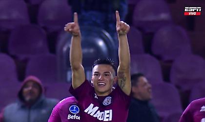 Γκολ με απίθανη... τηλεκατευθυνόμενη σουτάρα στο Copa Sudamericana