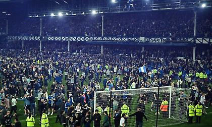 Έβγαλε ανακοίνωση για τις εισβολές οπαδών στα γήπεδα η αγγλική ποδοσφαιρική Ομοσπονδία