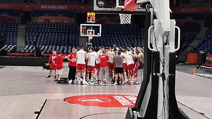 Πλάνα από την προπόνηση του Ολυμπιακού ενόψει Μπαρτσελόνα