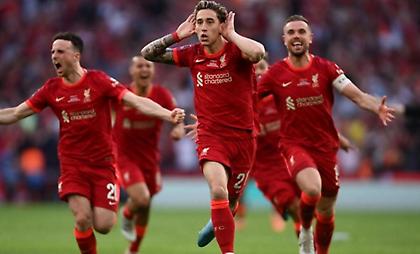 Πήρε δώρο πίνακα και κέρασε καφέ τον δημιουργό του ο Τσιμίκας!