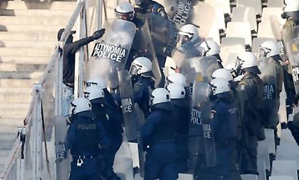 Ξύλο στο ταρτάν του ΟΑΚΑ μεταξύ οπαδών του Παναθηναϊκού και του ΠΑΟΚ!