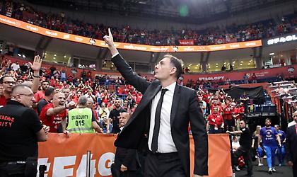 Αποθέωση σε Μπαρτζώκα από τον κόσμο