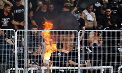 Φωτιά στην εξέδρα των οπαδών του ΠΑΟΚ!