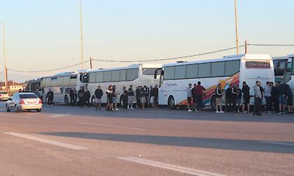 Συνεχίζεται η κάθοδος των οπαδών του ΠΑΟΚ - Στις 15:00 το νέο ραντεβού στις Αφίδνες