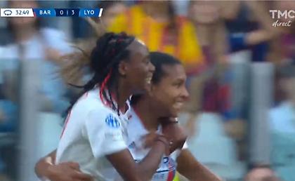 Αλλεπάλληλα λάθη στην άμυνα της Μπαρτσελόνα, τρίτο γκολ για τη σαρωτική Λιόν!