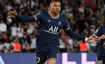 Γιόρτασε την ανανέωση με χατ τρικ ο Εμπαπέ, γλίτωσε τον υποβιβασμό και πάει playouts η Σεντ Ετιέν!