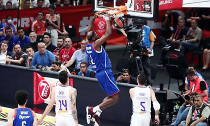 Το κάρφωμα του τελικού από τον Σίνγκλετον