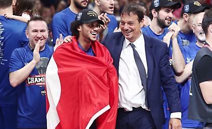 Λάρκιν: «Δεν θα αντάλλαζα όσα έζησα με την Εφές με max συμβόλαιο στο ΝΒΑ»