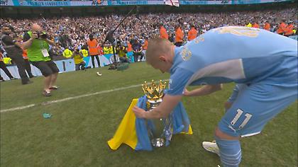 Τύλιξε με την σημαία της Ουκρανίας την κούπα ο Ζιντσένκο