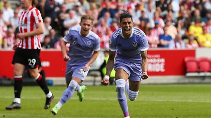 Ο Ραφίνια διέσχισε γονατιστός το γήπεδο της Μπρέντφορντ μετά την παραμονή της Λιντς στην Premier