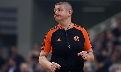 Κρεμά τη σφυρίχτρα του ο Λαμόνικα