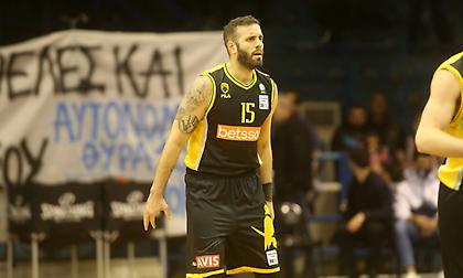 Παππάς: «Υπέροχη πρωτοβουλία το ΚΚΕ για Μητροπάνο, το Κόμμα πάντα τιμά τις μεγάλες προσωπικότητες»