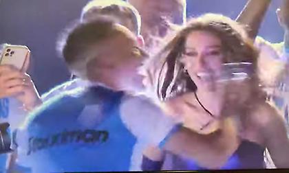 Ο Κολ τραγούδησε «Καραμέλα» μαζί με τη Φουρέιρα στην φιέστα του Απόλλωνα Λεμεσού