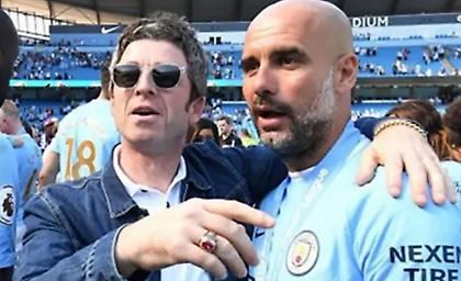 Νόελ Γκάλαχερ: Κατέληξε με ράμματα λόγω... κουτουλιάς από τον πατέρα του Ντίας στους πανηγυρισμούς