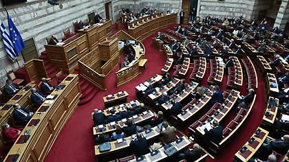 Υπερψηφίστηκε σε πρώτη ανάγνωση στις επιτροπές της Βουλής ο κλιματικός νόμος