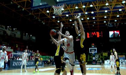 Το buzzer beater του Δημήτρη Αγραβάνη στο φινάλε της πρώτης περιόδου