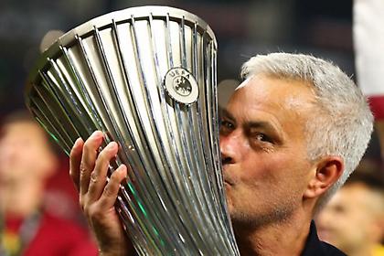 Μπουγέλωσαν τον Μουρίνιο οι παίκτες της Ρόμα κατά τη διάρκεια της συνέντευξης Τύπου