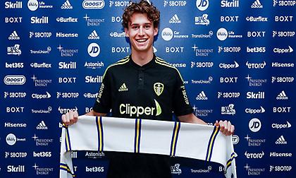 Ενίσχυση με Άαρονσον για Λιντς