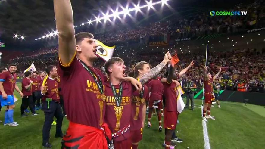 Ρόμα: Οι παίκτες τραγούδησαν τον ύμνο με τους οπαδούς