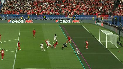 Ακυρώθηκε γκολ του Μπενζεμά ως οφσάιντ μετά από αναμπουμπούλα στην περιοχή της Λίβερπουλ