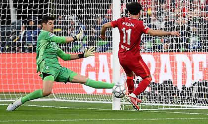 Συνεχίζει να κατεβάζει ρολά: Και άλλες σπουδαίες επεμβάσεις από τον Κουρτουά!