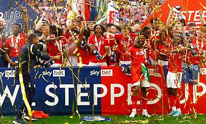 Λύγισε τη Χάντερσφιλντ και επέστρεψε στην Premier League μετά από 23 χρόνια η Νότιγχαμ!