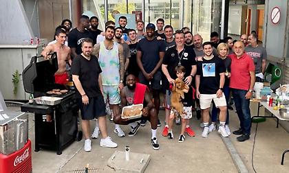 Ολυμπιακός: Έκαναν BBQ στο ΣΕΦ πριν τους ημιτελικούς