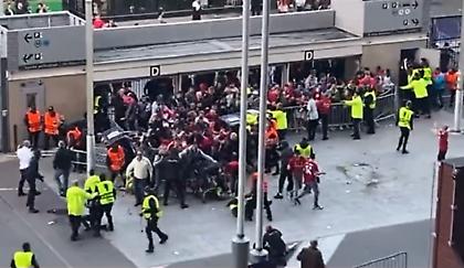 Βίντεο ντοκουμέντο: Ντου εκατοντάδων οπαδών της Λίβερπουλ χωρίς εισιτήριο στο γήπεδο