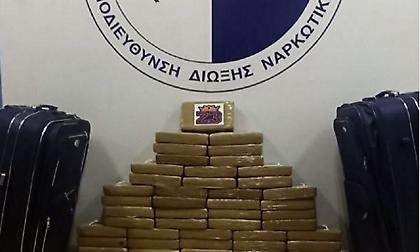 Κοκαΐνη 1,5 εκατ. ευρώ με τη στάμπα του ΛεΜπρον και στέμμα του «βασιλιά» κατέσχεσε η ΕΛ.ΑΣ