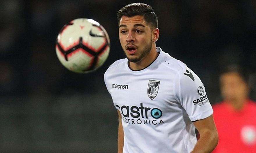 Τσορμπατζόγλου: «Προτεραιότητα για αριστερά ο Σοάρες»