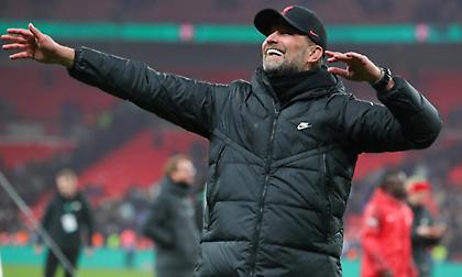 Ο Κλοπ «τα δίνει όλα» στον χορό φορώντας… ταγάρι!