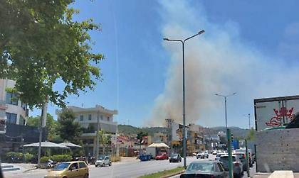 Πυρκαγιά στο Σχιστό κοντά σε κατοικημένη περιοχή