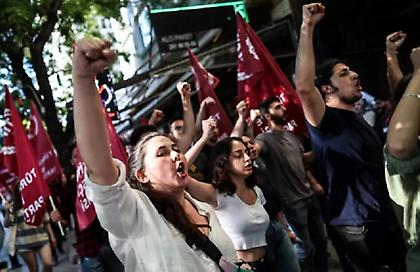 Τουρκία: Σάλος με το σχολίο «σουρτούκες» του Ερντογάν κατά διαδηλωτριών