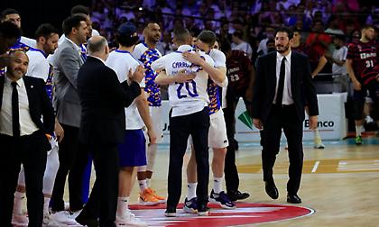 Συγκινητικές στιγμές στο WiZink Center κατά τη βράβευση του Κάρολ από τη Ρεάλ