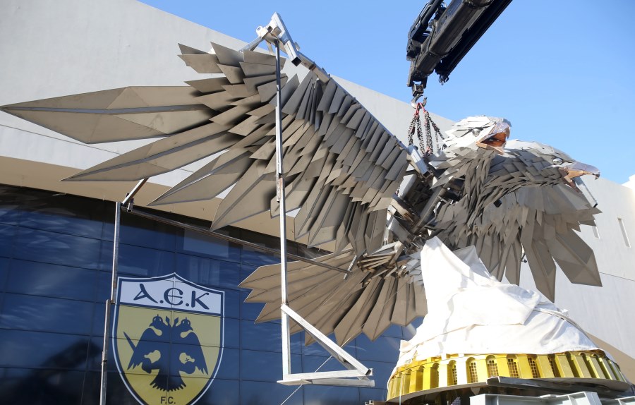 ΑΕΚ: Τοποθετήθηκε ο ατσάλινος αετός