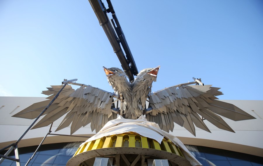 ΑΕΚ: Τοποθετήθηκε ο ατσάλινος αετός