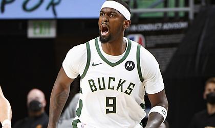 Μένει με νέο συμβόλαιο στους Μπακς ο Πόρτις