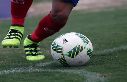 Θεσσαλονίκη: Χειροπέδες σε παράγοντα ομάδας που «μπούκαρε» στο γήπεδο κατά τη διάρκεια αγώνα