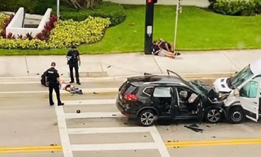 Τύπος τράκαρε μετωπικά με φορτηγό ενώ είχε σεξουαλική επαφή με τη γυναίκα του στο αμάξι